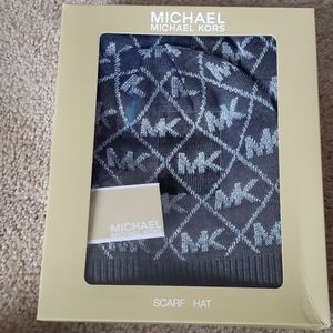 NIB Michael Kors scarf and hat set
